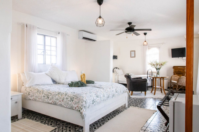 The farm extends over 11,000 hectares with an esta...